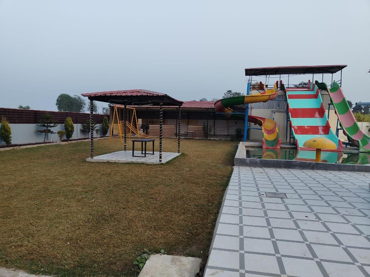 The Velvet Sky Hotel & Resort Bahraich Exterior photo